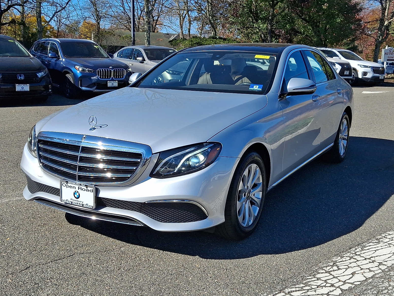 Used 2019 Mercedes-Benz E 300 4MATIC image 4