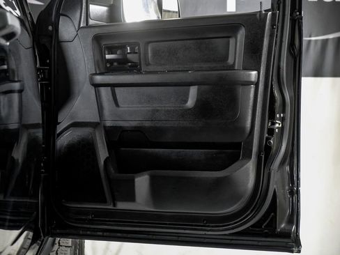 Used 2018 RAM 2500 Tradesman w/ Chrome Appearance Group AWD/4WD image 34