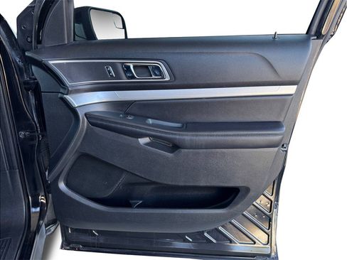 Used 2016 Ford Explorer XLT w/ Equipment Group 202A image 18