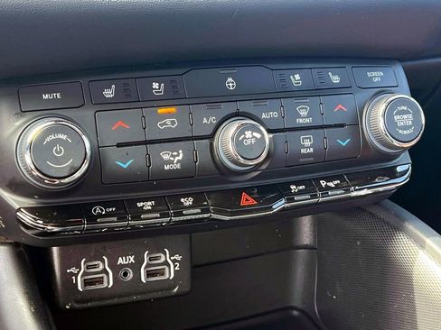 Used 2023 Dodge Durango GT image 29