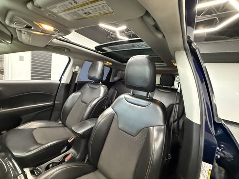Used 2020 Jeep Compass Latitude FWD image 10