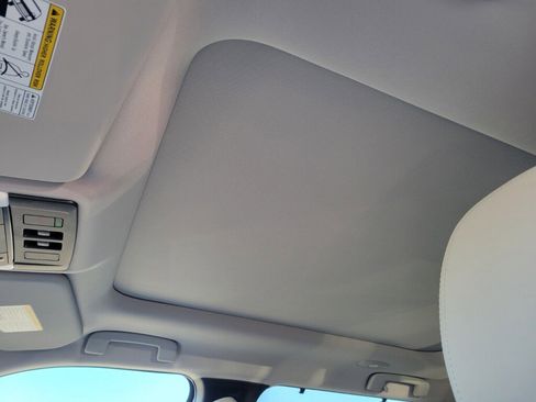 New 2025 Mitsubishi Outlander SEL image 17