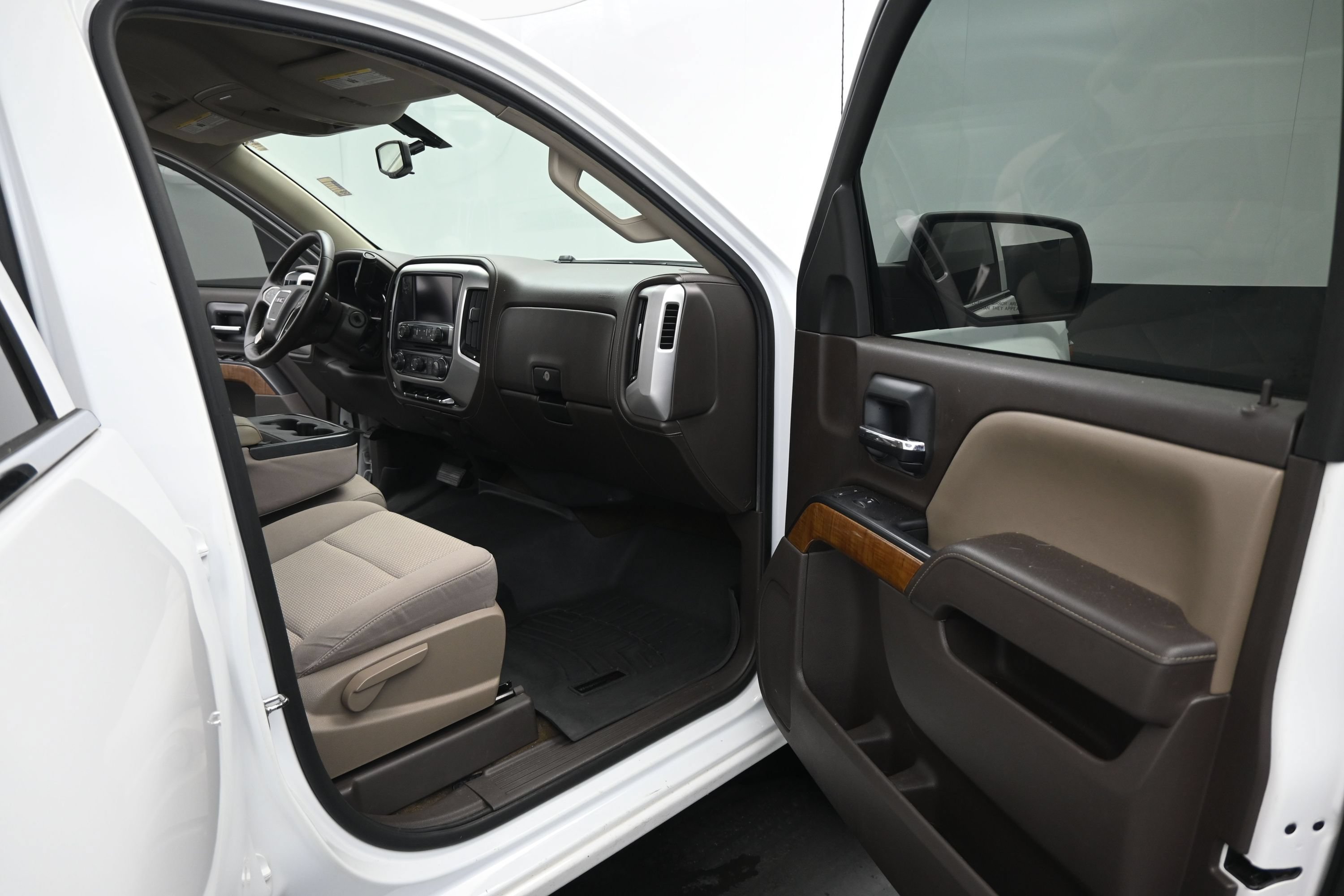 Used 2015 GMC Sierra 1500 SLE w/ SLE Value Package AWD/4WD image 19
