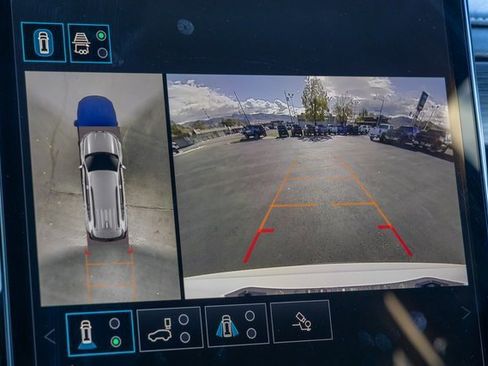 Used 2025 GMC Acadia Elevation image 10