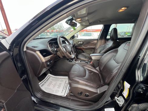 Used 2014 Jeep Cherokee Trailhawk w/ Leather Interior Group AWD/4WD image 15