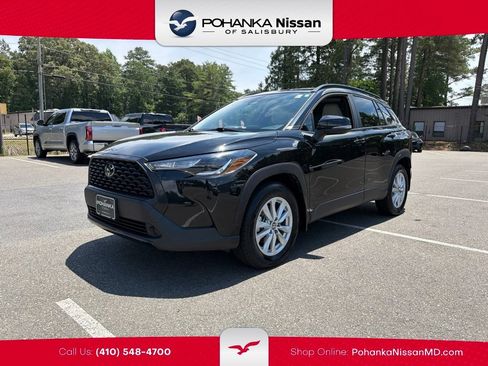 Used 2023 Toyota Corolla Cross LE w/ Moonroof Package AWD/4WD image 1