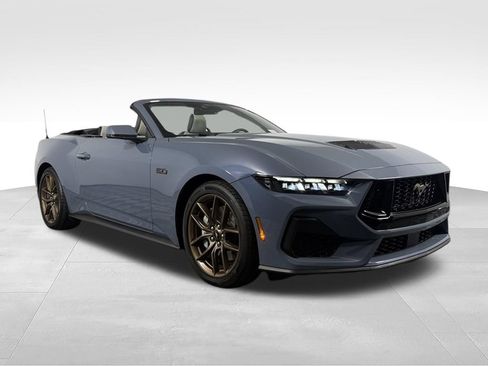 Used 2025 Ford Mustang GT Premium RWD image 5