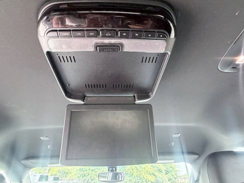 Used 2020 Chrysler Pacifica Touring-L FWD image 29
