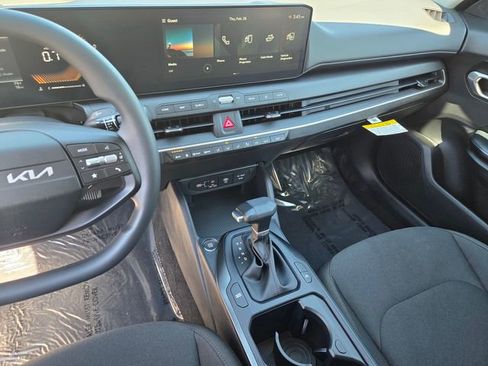 New 2026 Kia K4 FWD image 22