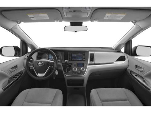 Used 2018 Toyota Sienna LE w/ Carpet Mat Package FWD image 8