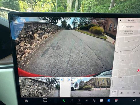 Used 2022 Tesla Model X image 30