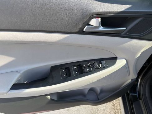 Used 2018 Hyundai Tucson Value FWD image 15