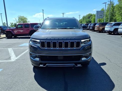Used 2023 Jeep Wagoneer Series III w/ Premium Group I AWD/4WD image 3