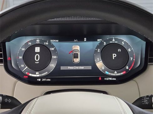 Used 2025 Land Rover Range Rover Long Wheelbase SE image 33