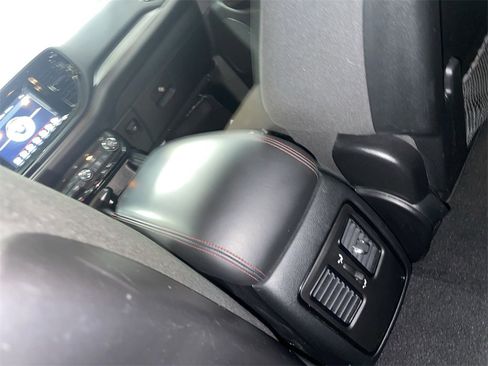 Used 2024 Dodge Durango GT image 21