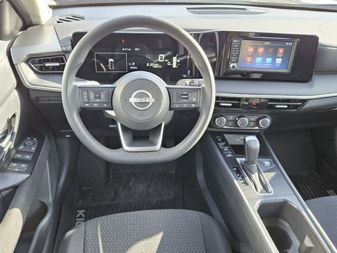Used 2025 Nissan Kicks S image 5
