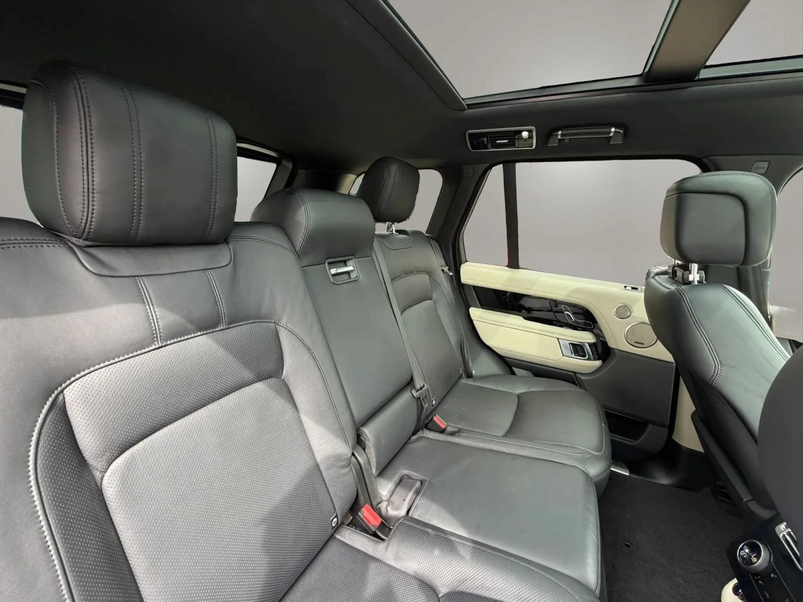 Used 2019 Land Rover Range Rover Supercharged AWD/4WD image 38