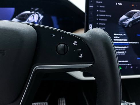 Used 2023 Tesla Model X image 30