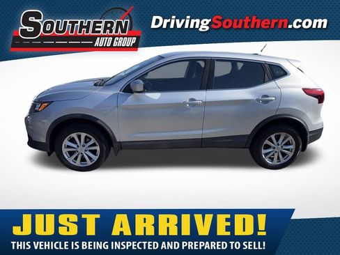 Used 2017 Nissan Rogue Sport S w/ S Appearance Package image 1