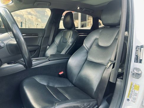Used 2019 Volvo S90 T5 Momentum image 12