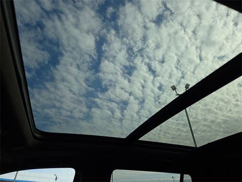 Used 2022 GMC Yukon SLT w/ SLT Luxury Package image 31