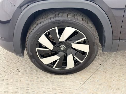 Used 2025 Volkswagen Atlas Cross Sport SE FWD image 11