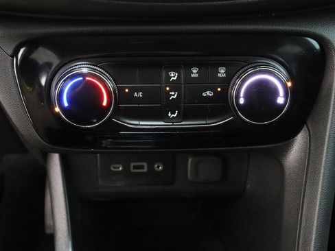 Used 2023 Buick Encore GX Preferred FWD image 19