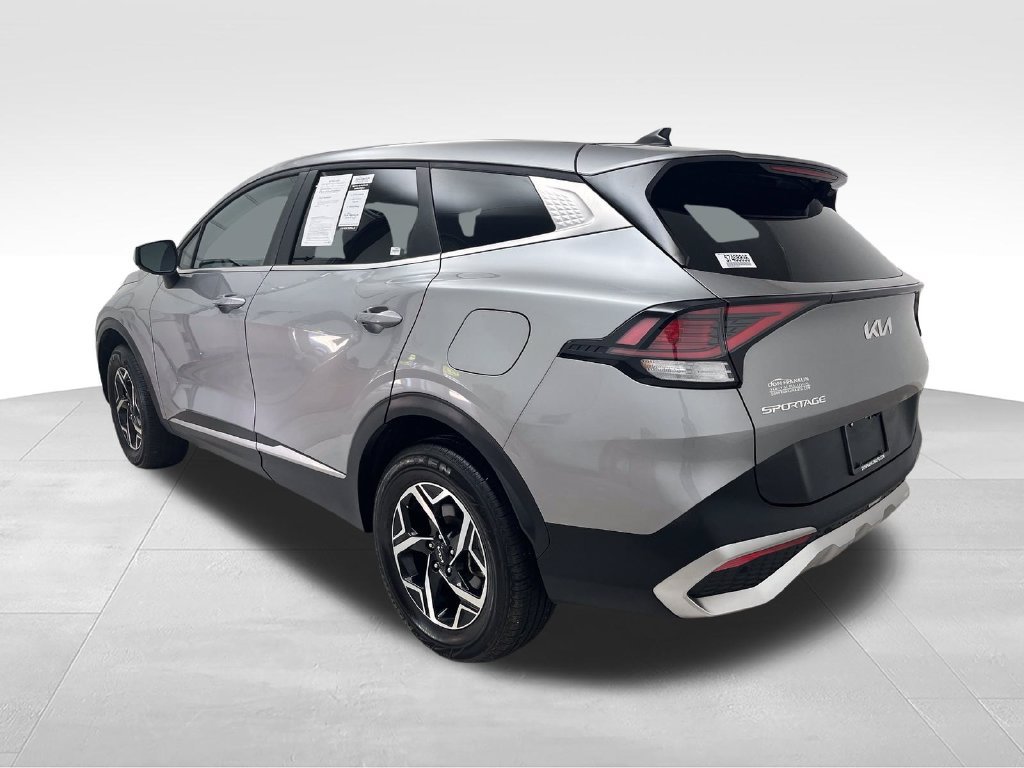 Used 2025 Kia Sportage LX AWD/4WD image 4