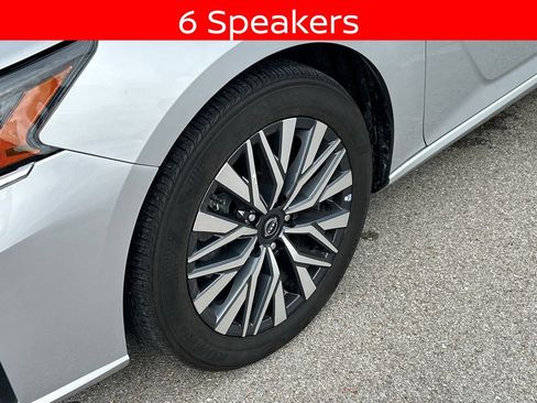 Used 2024 Nissan Altima 2.5 SV FWD image 10