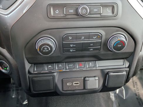 Used 2022 Chevrolet Silverado 1500 Custom image 28