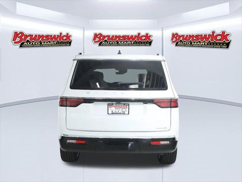Certified 2024 Jeep Wagoneer Series II w/ Premium Group I AWD/4WD image 45