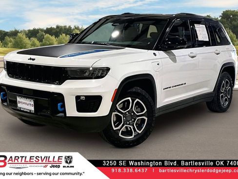 Used 2024 Jeep Grand Cherokee Trailhawk AWD/4WD image 1