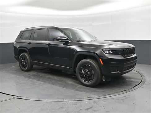 New 2025 Jeep Grand Cherokee L Altitude image 1