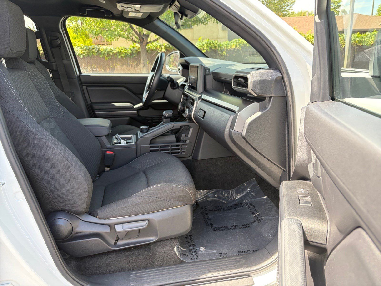 Used 2025 Toyota 4Runner SR5 AWD/4WD image 28