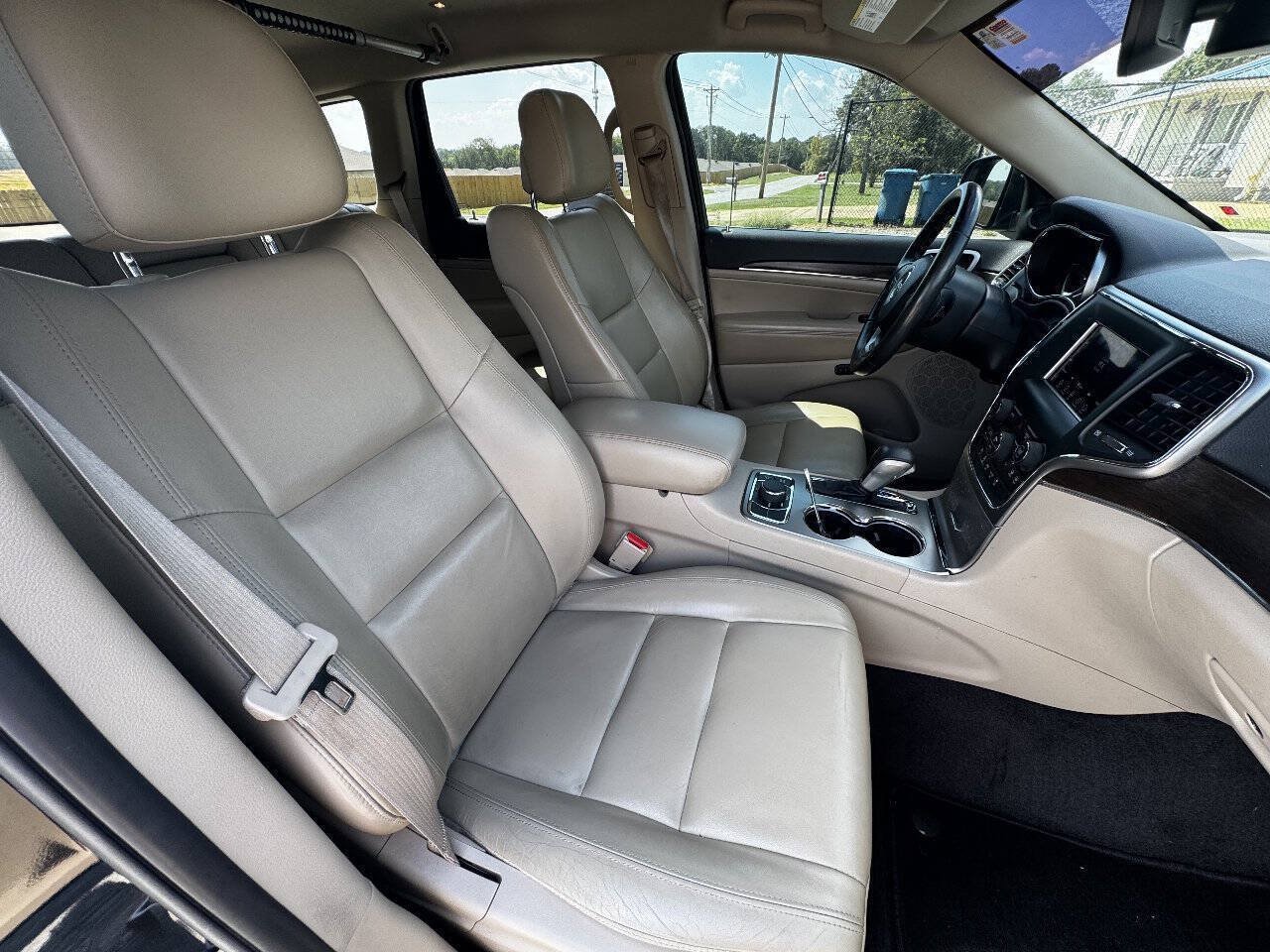 Used 2018 Jeep Grand Cherokee Limited AWD/4WD image 13