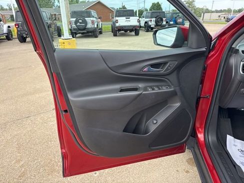 Used 2024 Chevrolet Equinox LT w/ LPO, Floor Liner Package FWD image 13