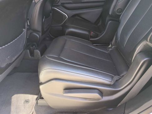 Used 2023 Jeep Grand Cherokee L Limited w/ Luxury Tech Group II image 26