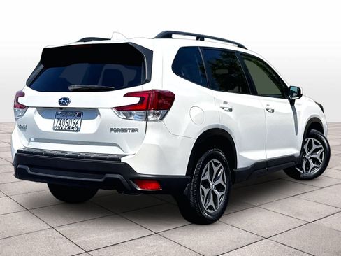 Used 2019 Subaru Forester Premium w/ All-Weather Package AWD/4WD image 16