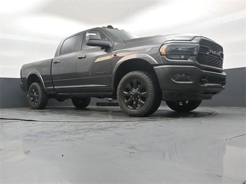 Used 2024 RAM 2500 Limited image 37