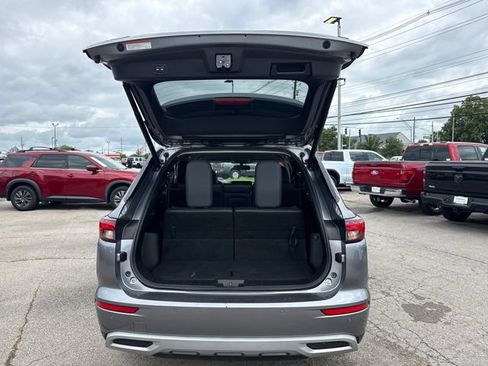 Used 2022 Mitsubishi Outlander SE FWD image 9