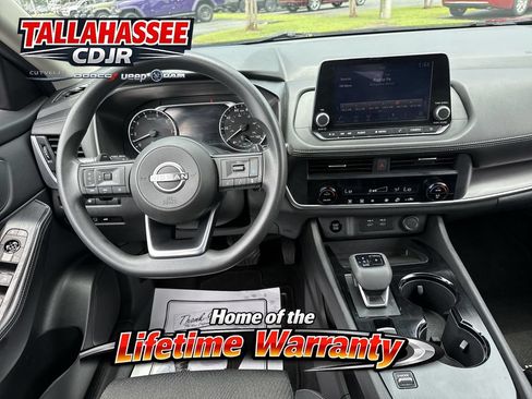 Used 2024 Nissan Rogue SV FWD image 30