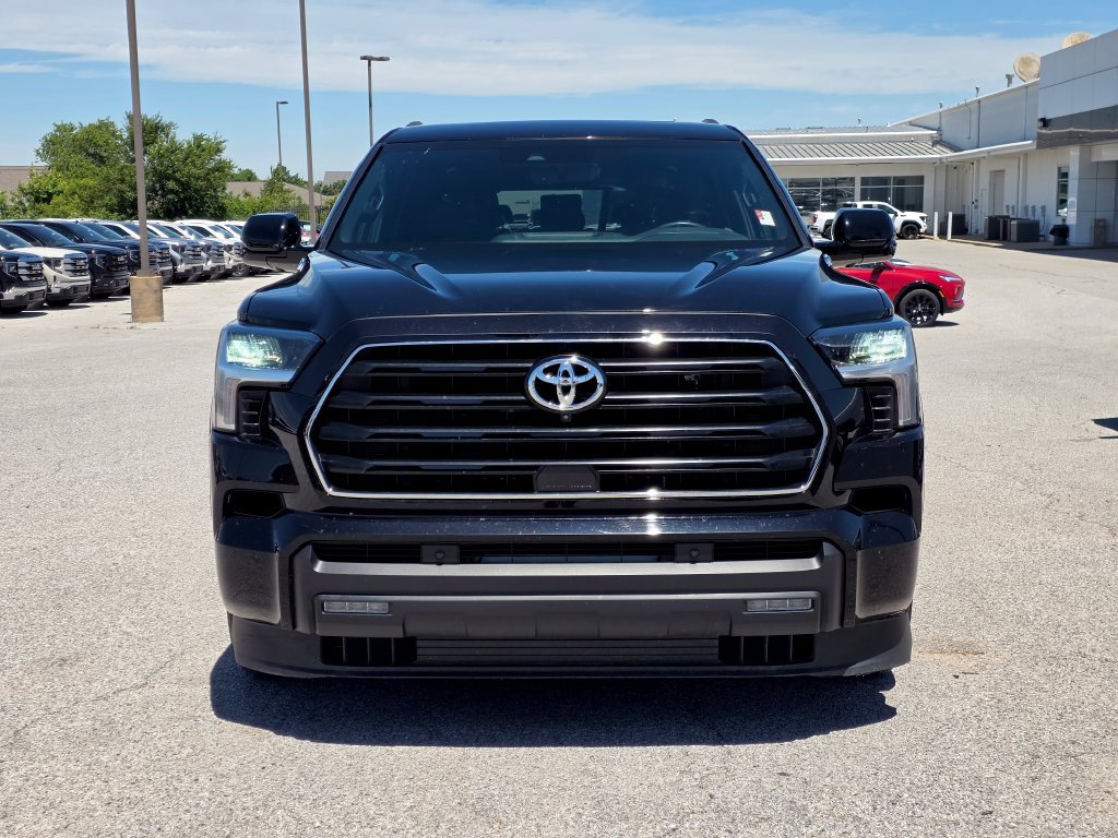 Used 2025 Toyota Sequoia SR5 AWD/4WD image 2
