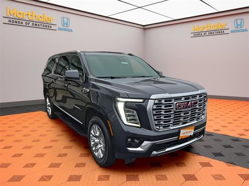 Used 2025 GMC Yukon XL Denali image 7
