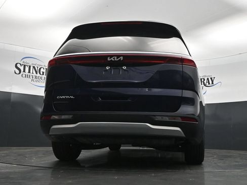 Used 2023 Kia Carnival LX FWD image 31