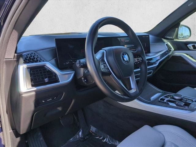 Used 2025 BMW X5 xDrive50e w/ Premium Package AWD/4WD image 10