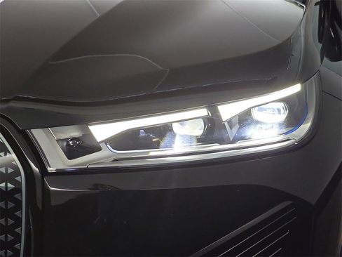 Used 2023 BMW iX xDrive50 w/ Ultimate Package 2 image 33