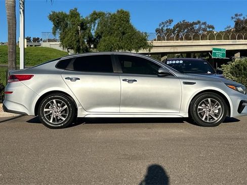 Used 2020 Kia Optima LX image 4