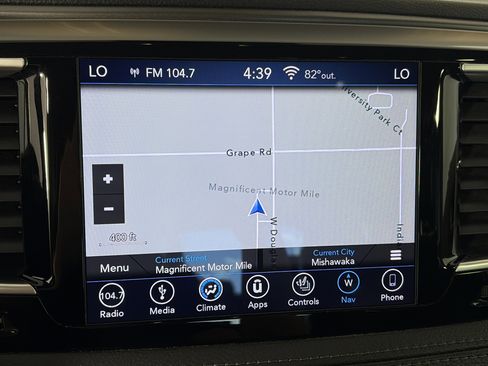 Used 2019 Chrysler Pacifica Limited w/ Advanced Safetytec Group FWD image 24