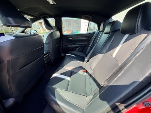 Used 2025 Toyota Camry SE w/ Convenience Package image 24