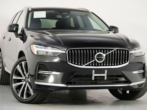 Used 2023 Volvo XC60 T8 Ultimate w/ Climate Package image 4